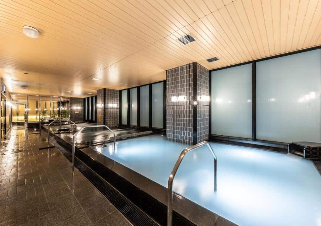 APA Hotel & Resort Osaka Umeda Eki Tower piscine APA Hotel & Resort Osaka Umeda Eki Tower piscine