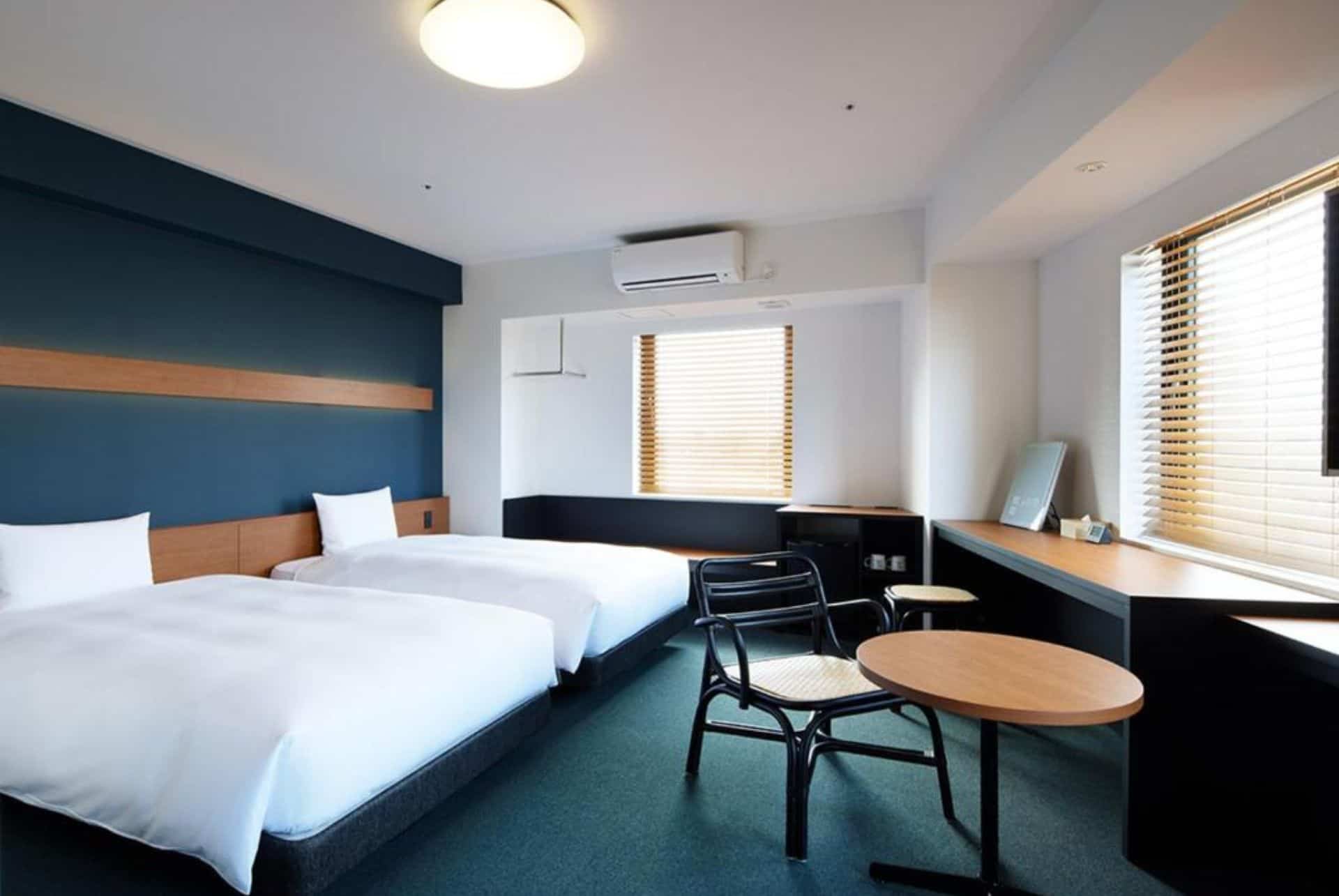 hotel androoms naha port chambre