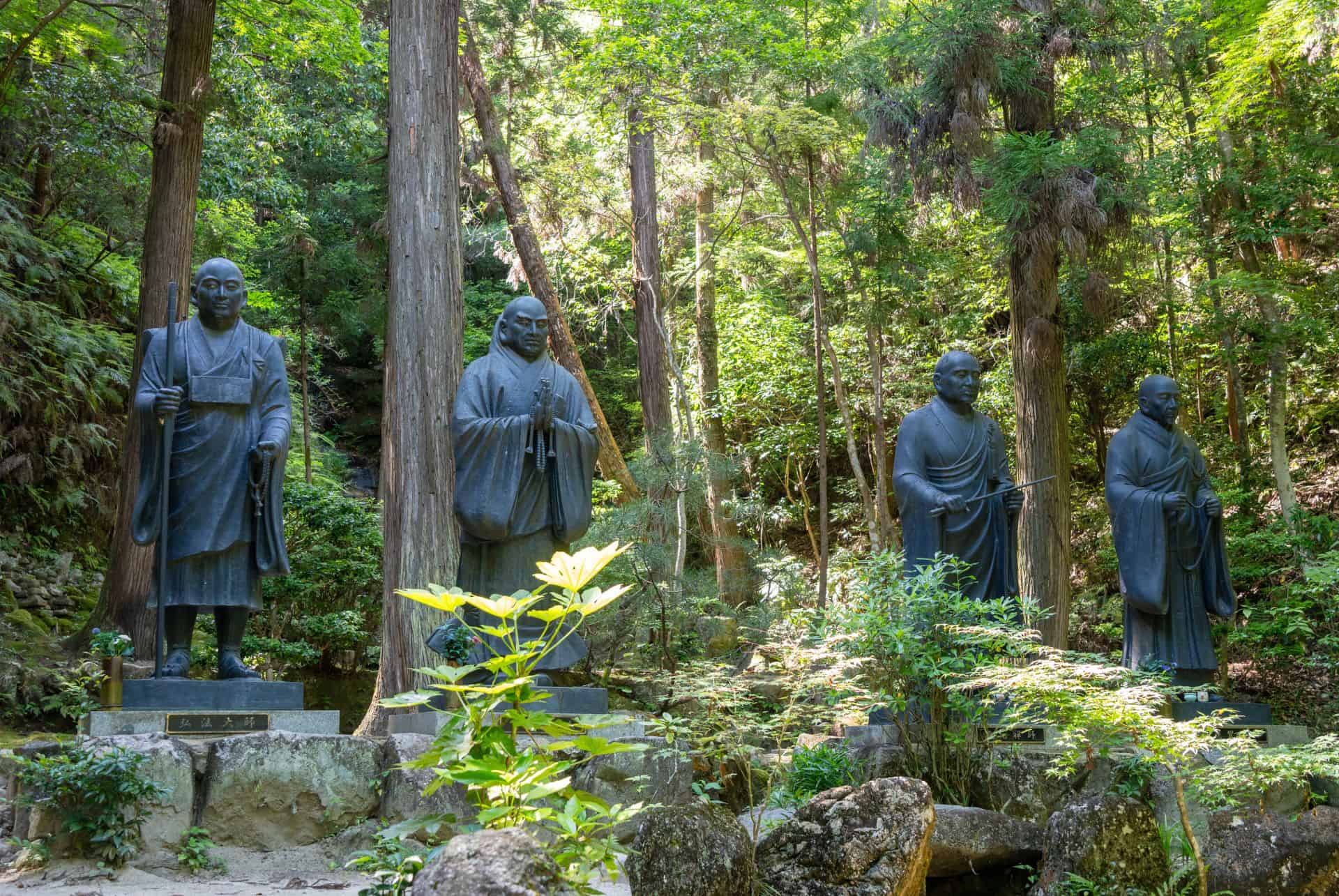 temple mitakidera statues hiroshima