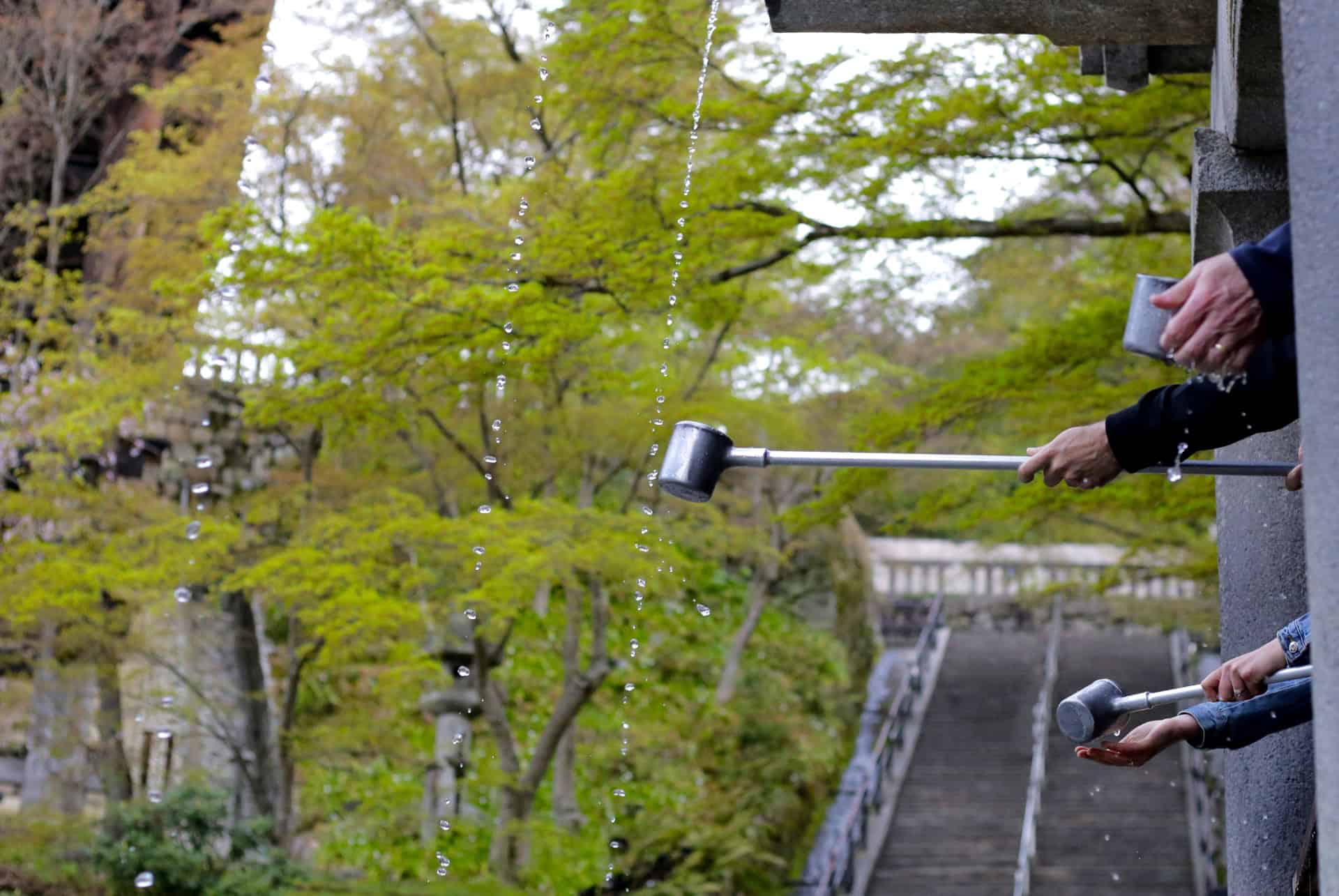 cascade otowa louche kiyomizu dera