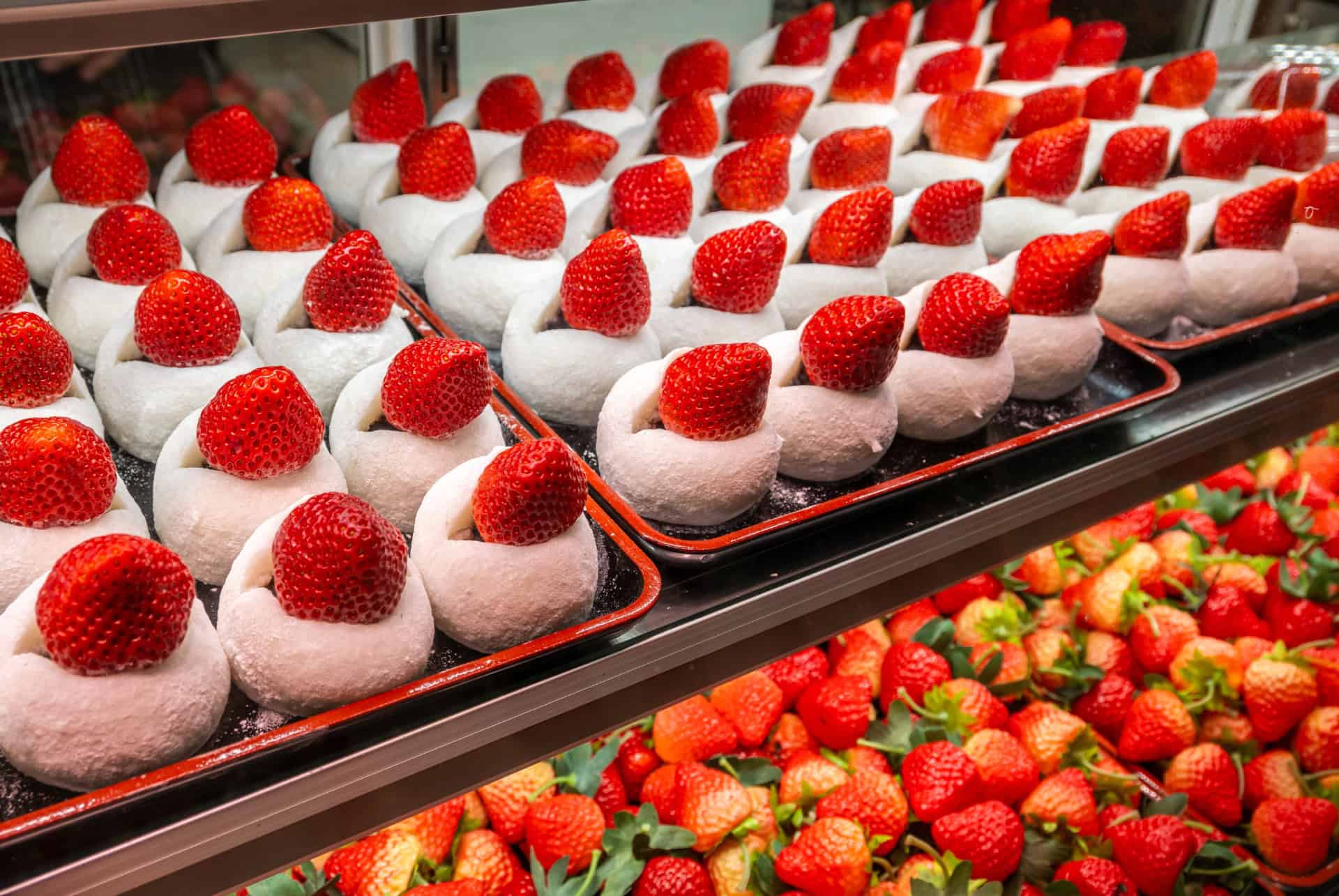 rangees de ichigo daifuku mochi