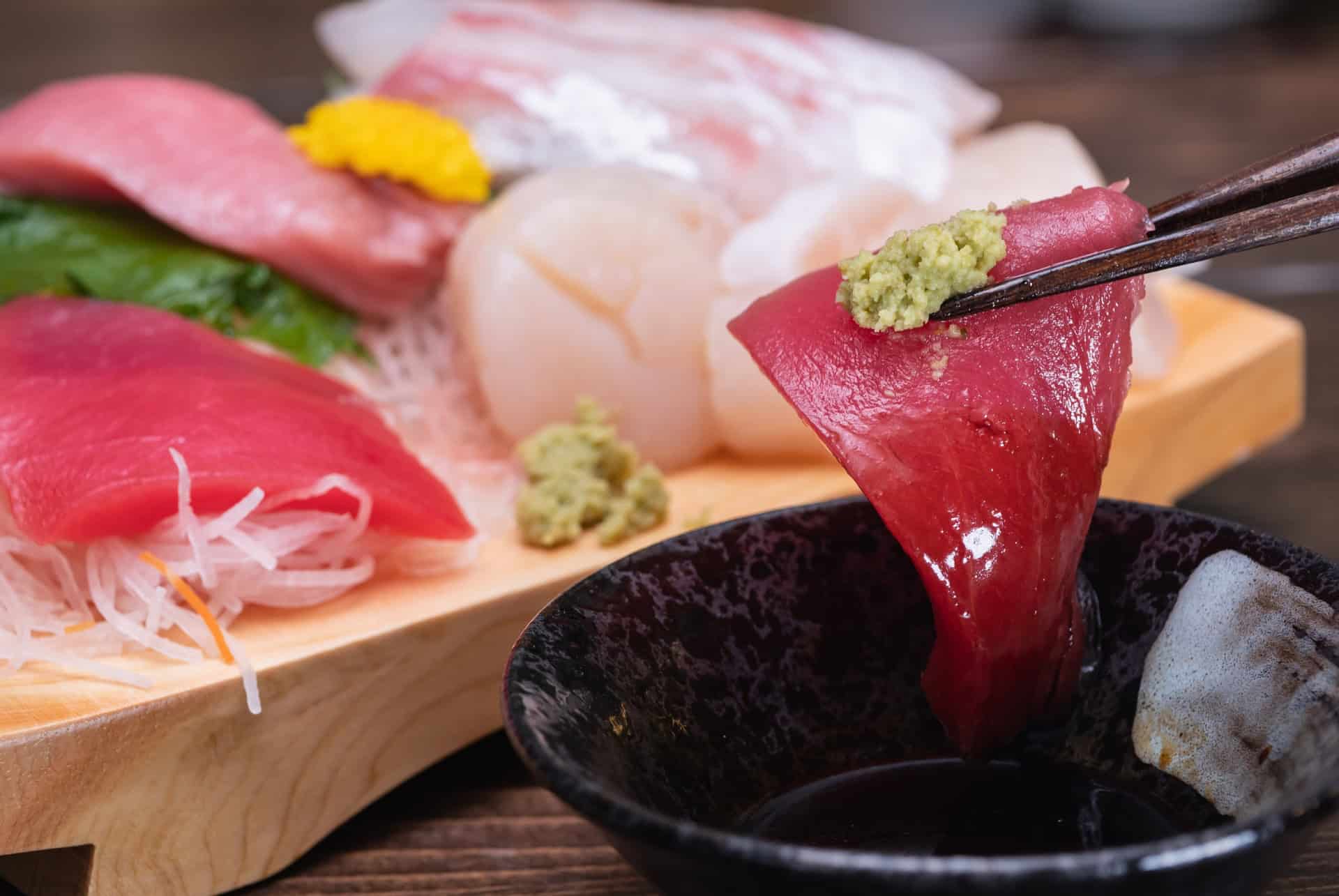 specialites culinaires au japon sashimis