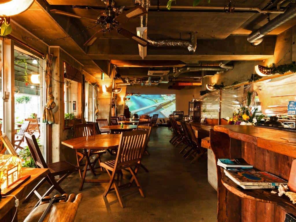 buzz resort restaurant