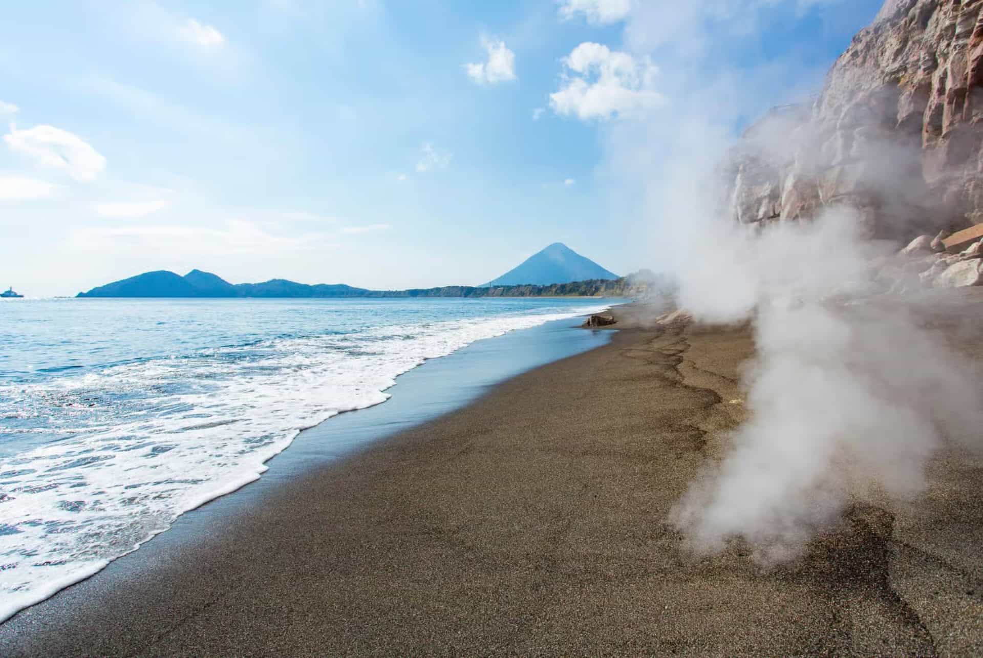 plage de sable volcanique plage de sable volcanique